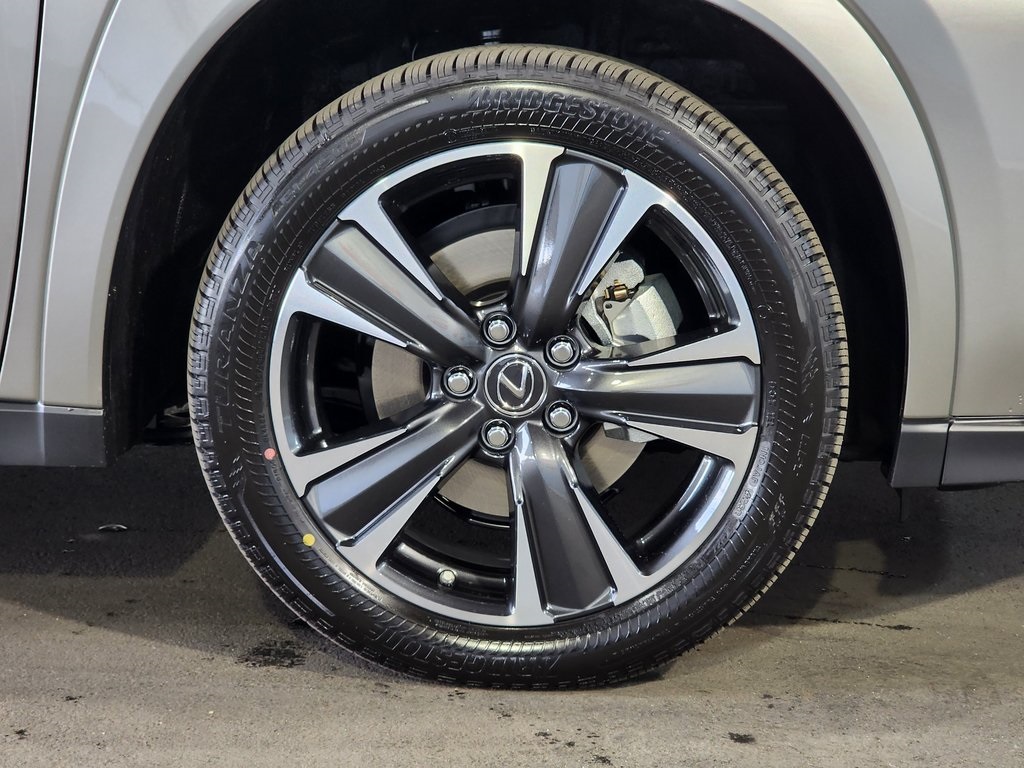 2025 Lexus UX photo 4