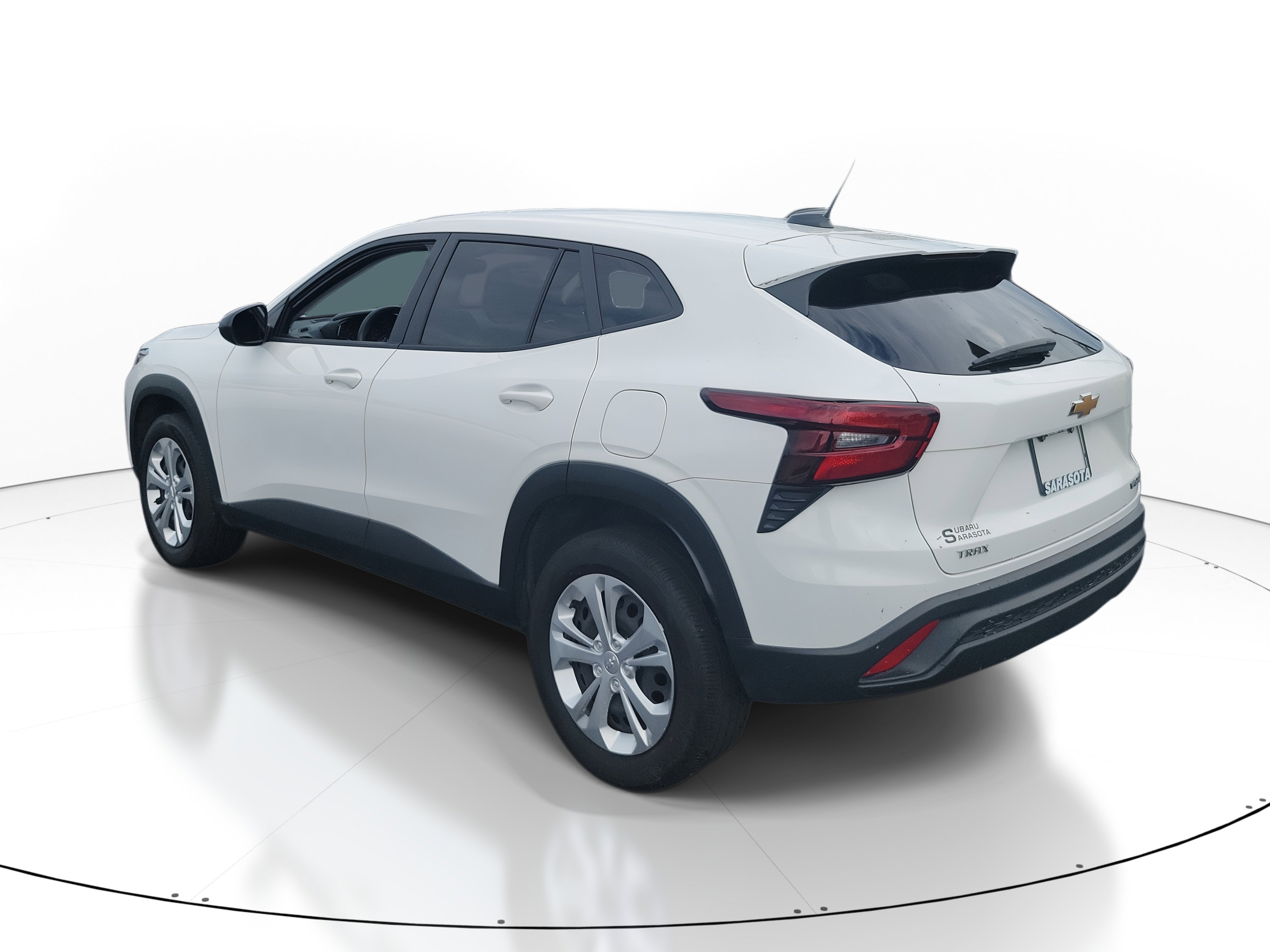 2024 Chevrolet Trax LS photo 4