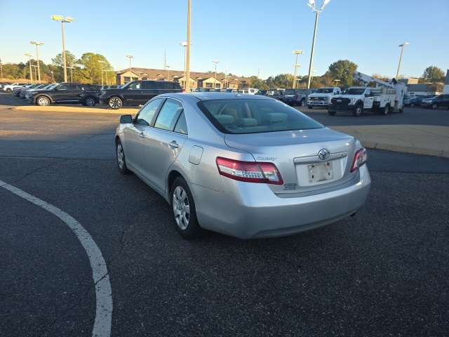 2010 Toyota Camry LE photo 4
