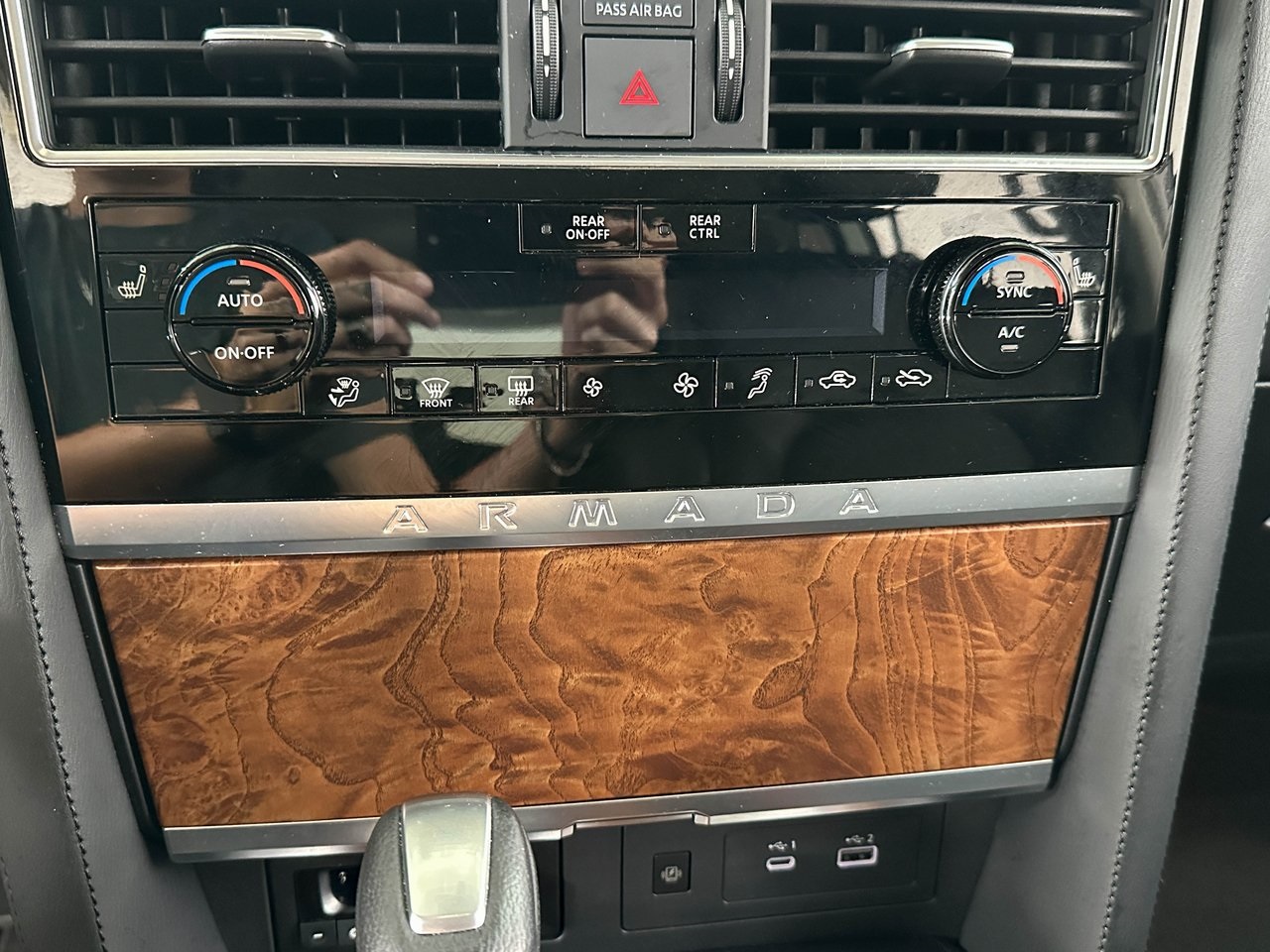 2024 Nissan Armada SL photo 12