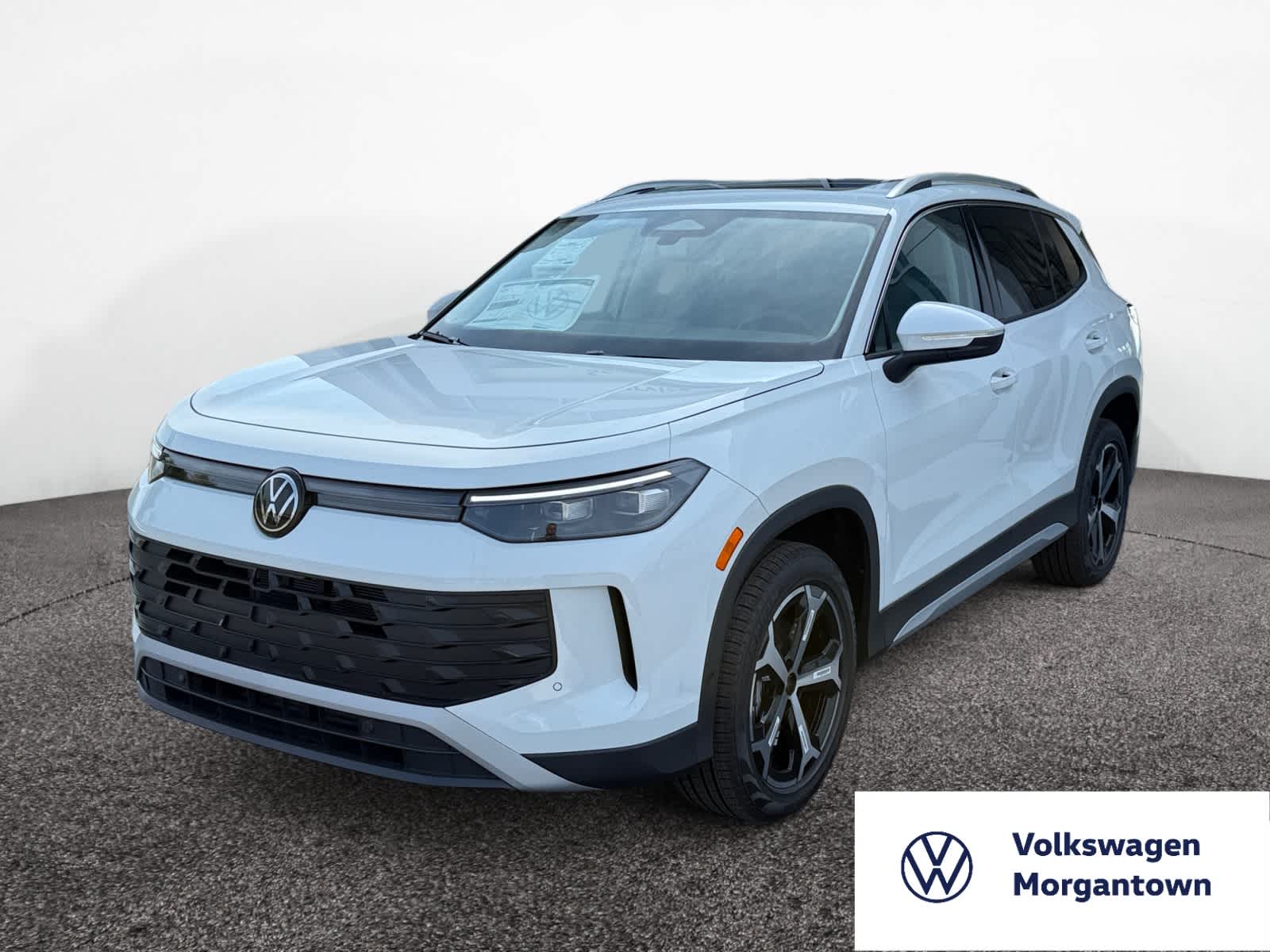 2025 Volkswagen Tiguan SE's photo