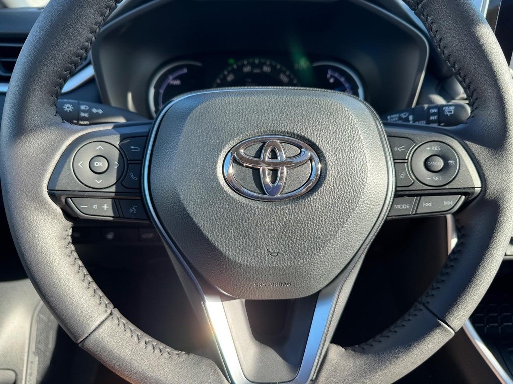 2025 Toyota RAV4 Hybrid XLE photo 12
