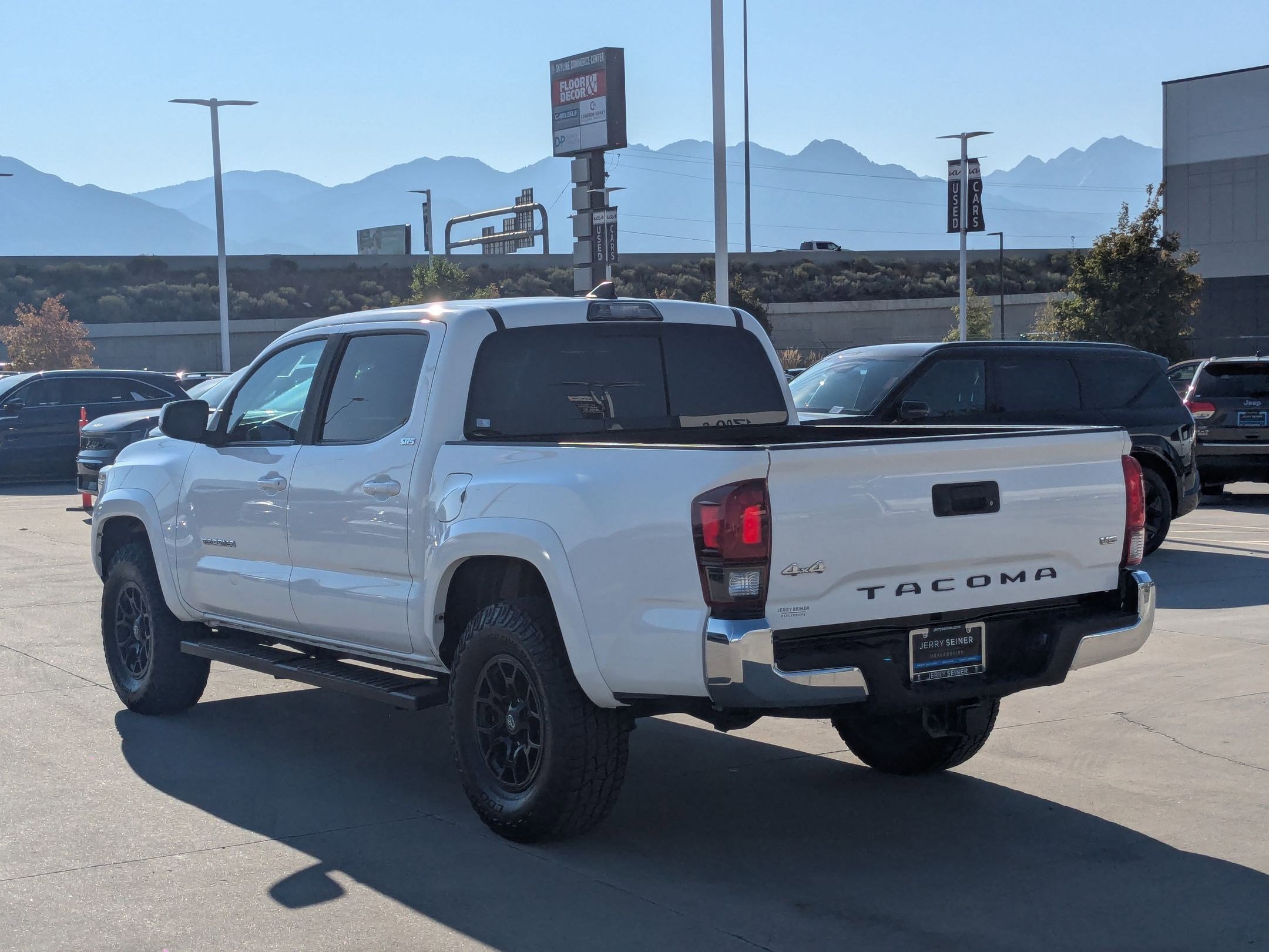 2019 Toyota Tacoma SR5 4x4 photo 3