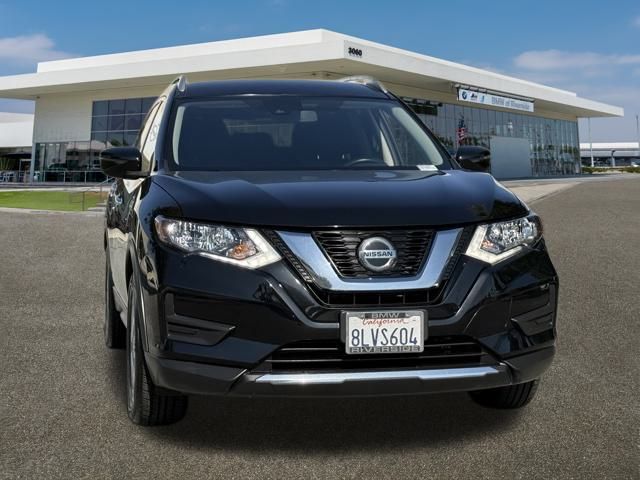2019 Nissan Rogue SV photo 3