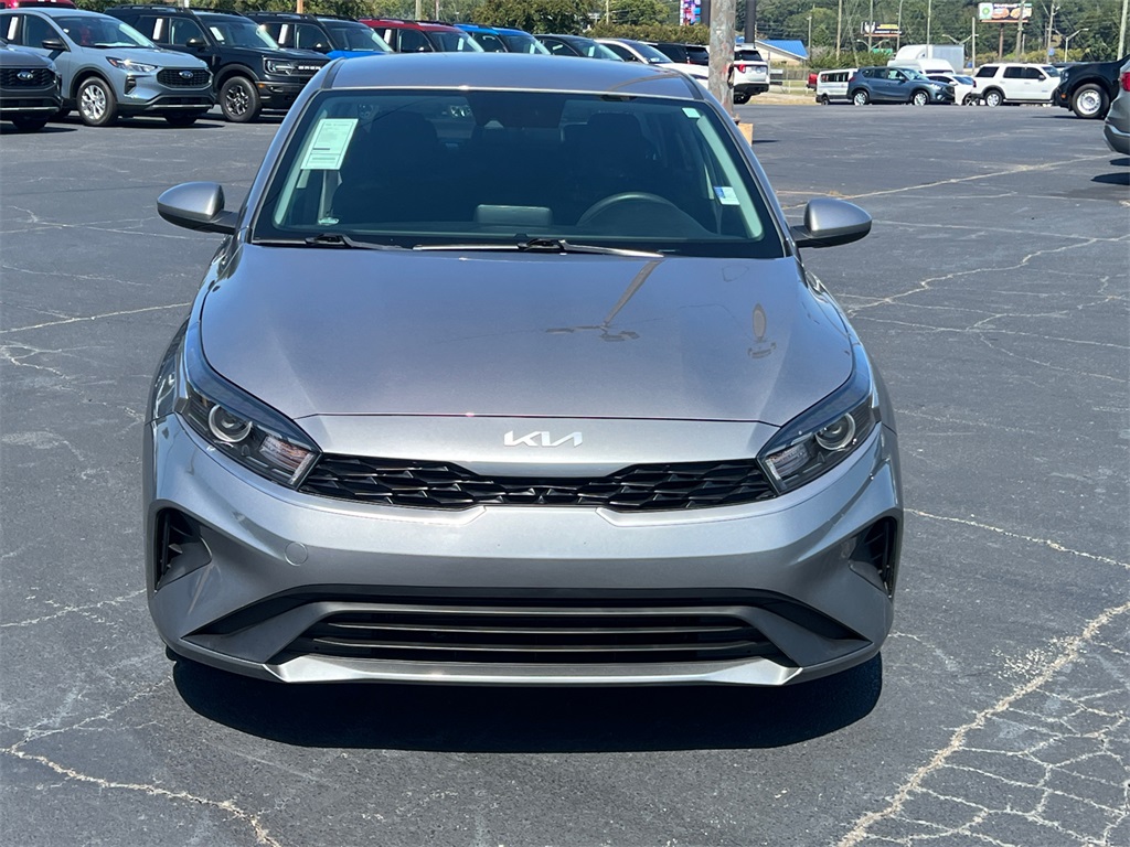 2024 Kia Forte LXS photo 2
