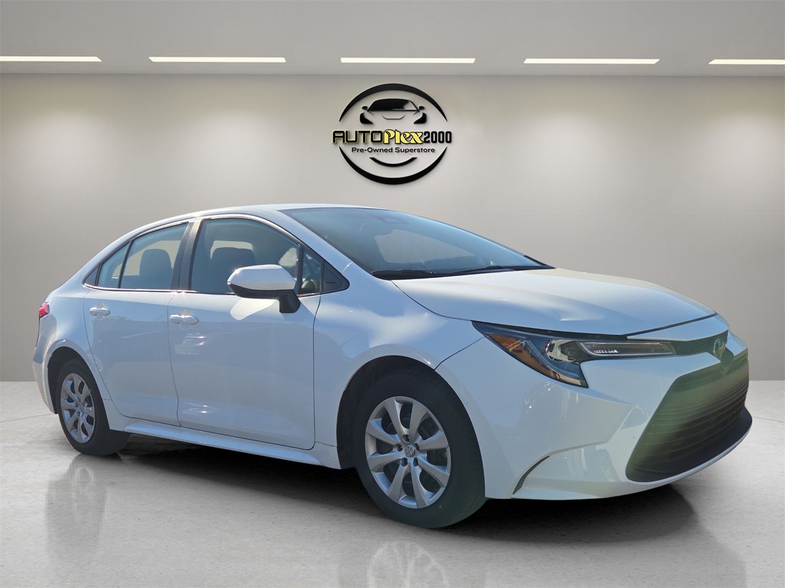 2024 Toyota Corolla LE's photo