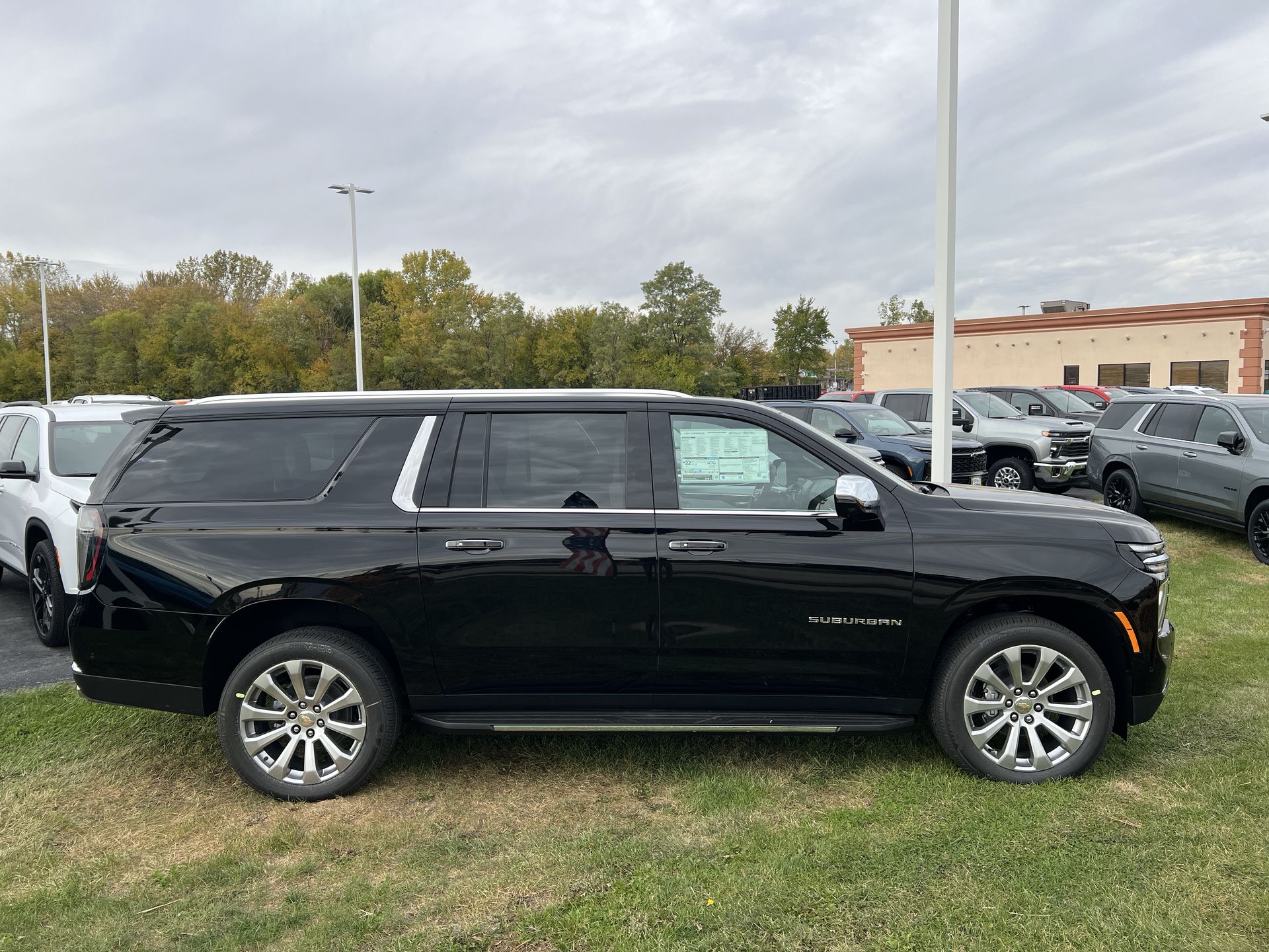 2026 Chevrolet Suburban Premier photo 2