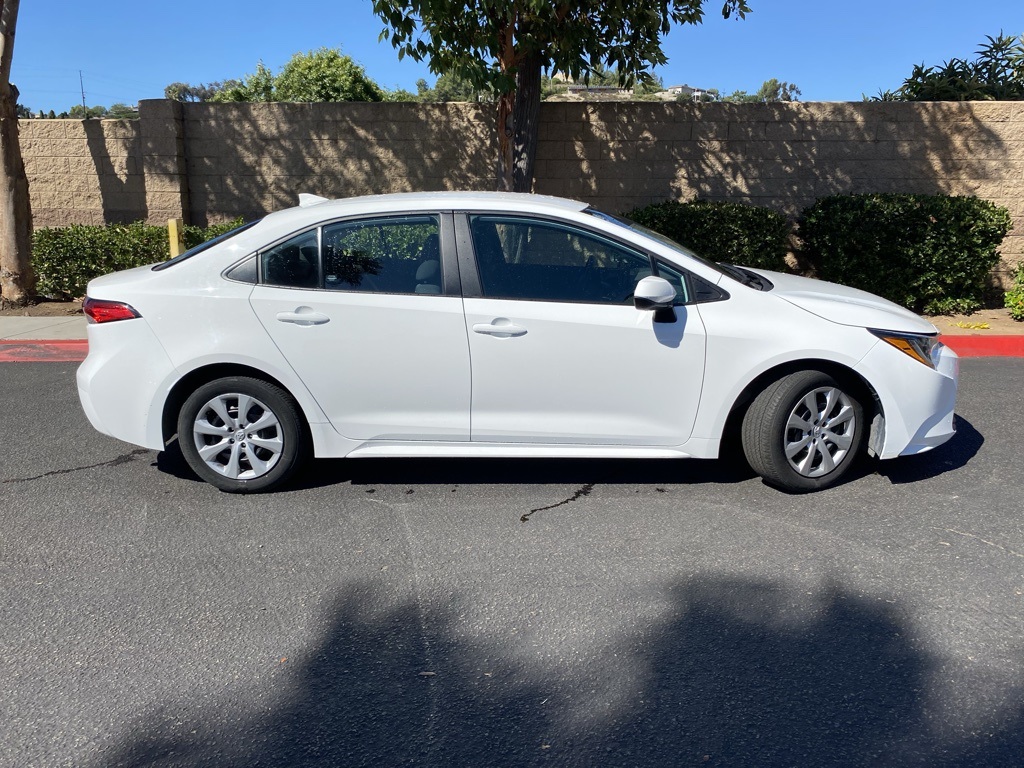 2024 Toyota Corolla LE photo 5