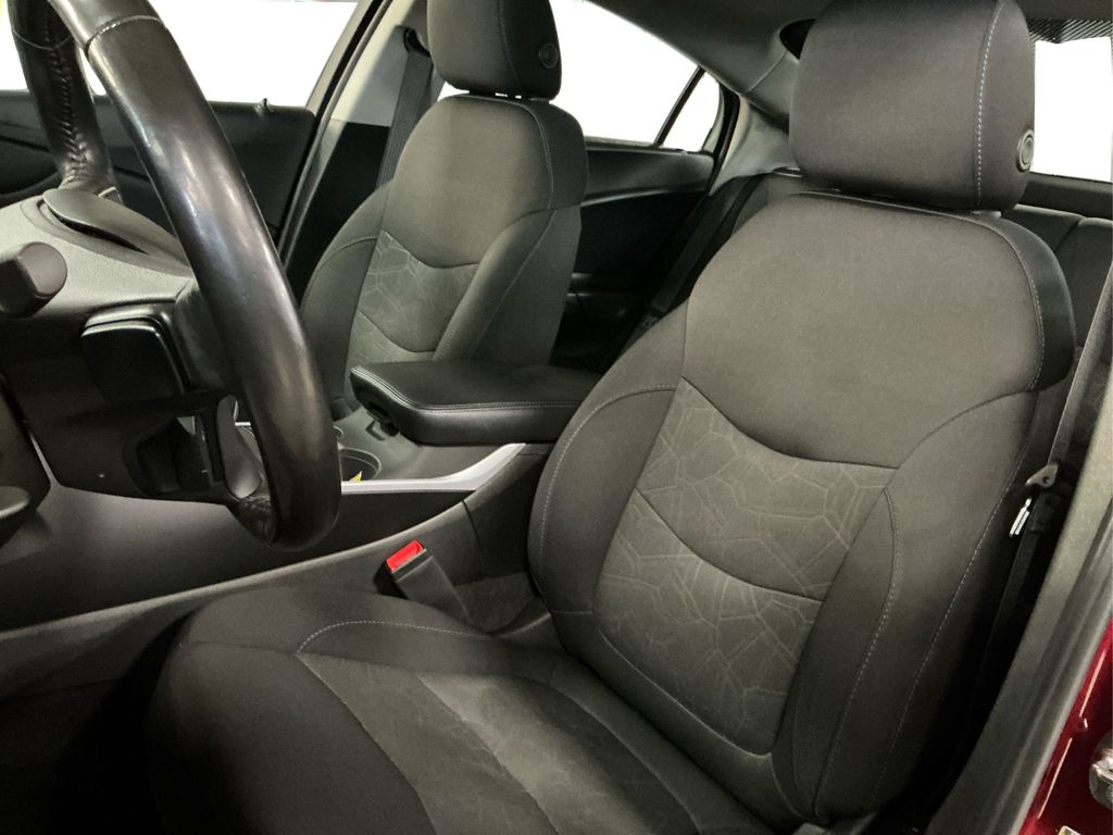 2018 Chevrolet Volt LT photo 20
