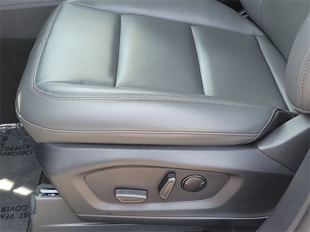 2025 Ford Explorer photo 13