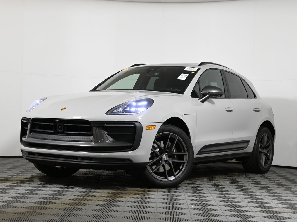2025 Porsche Macan T's photo
