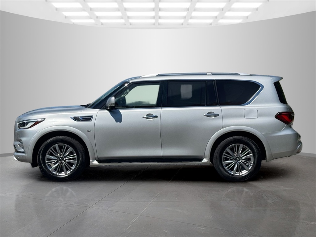 2019 Infiniti QX80 Luxe photo 3