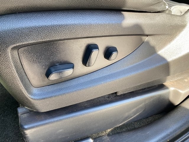 2017 Chevrolet Tahoe LT photo 17