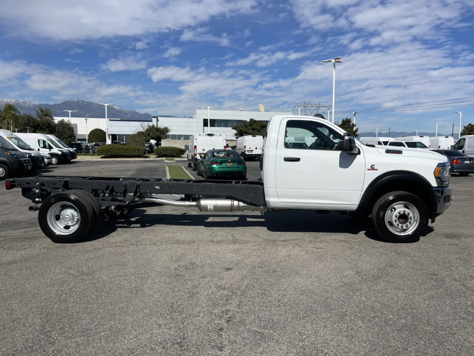 2024 Ram 4500 Tradesman photo 2