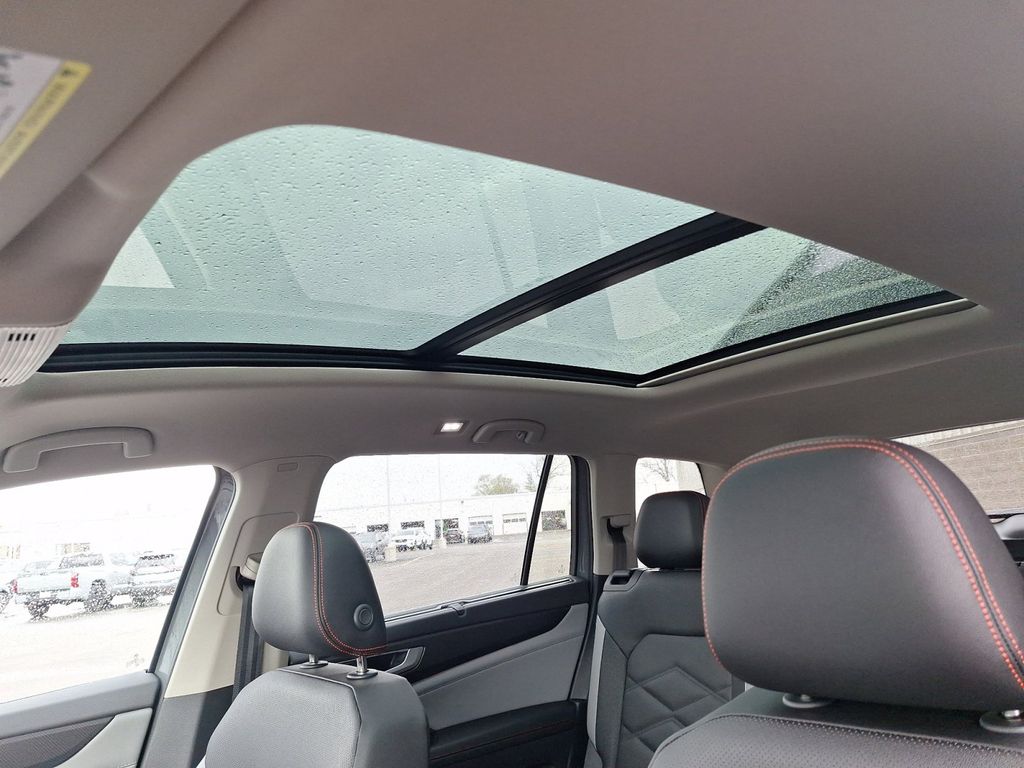 2025 Volkswagen Atlas Peak Edition SE photo 19