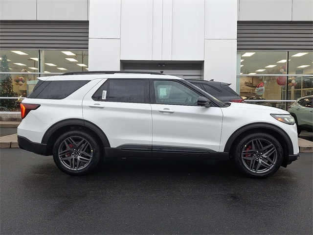 2026 Ford Explorer ST's photo