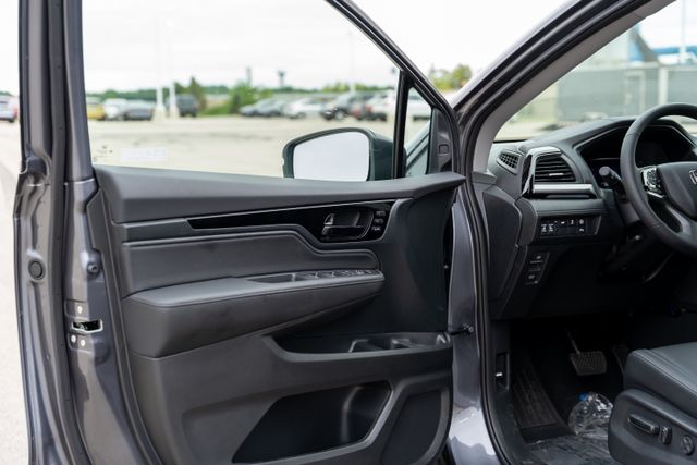 2024 Honda Odyssey Touring photo 24
