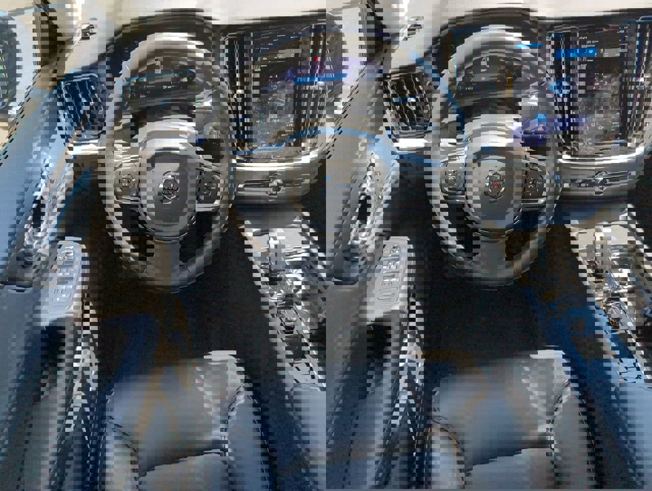 2025 Volvo S60 Core photo 14
