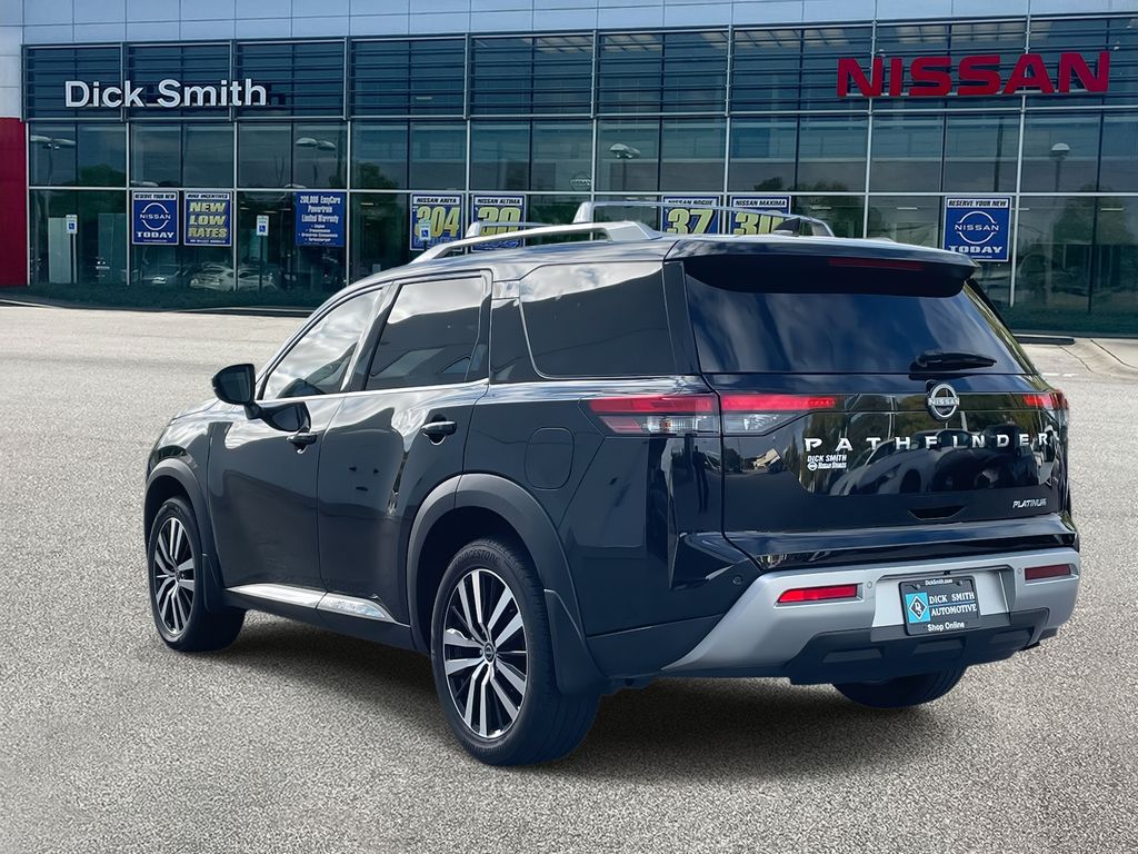2024 Nissan Pathfinder Platinum photo 3