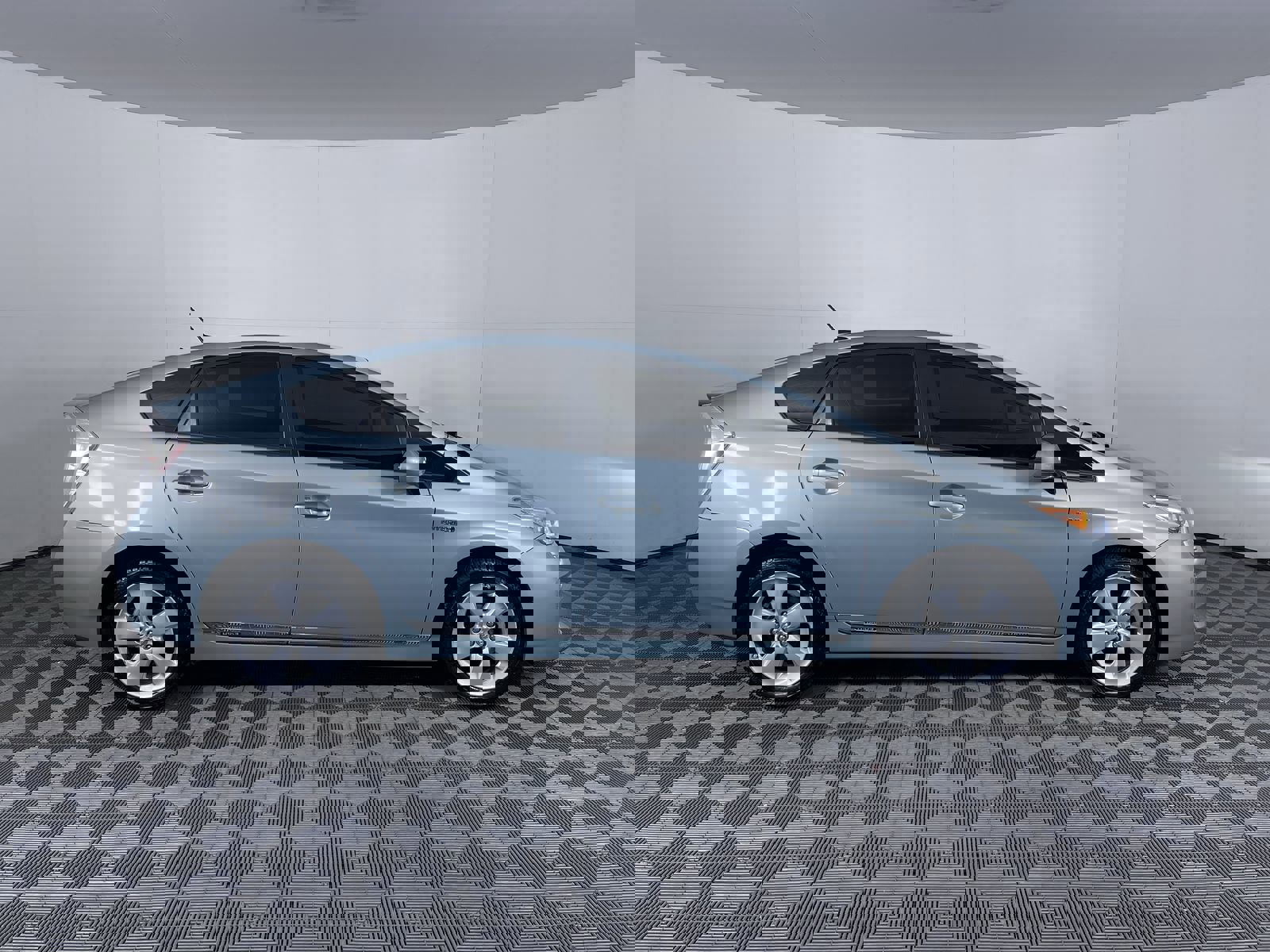 2015 Toyota Prius Four photo 10