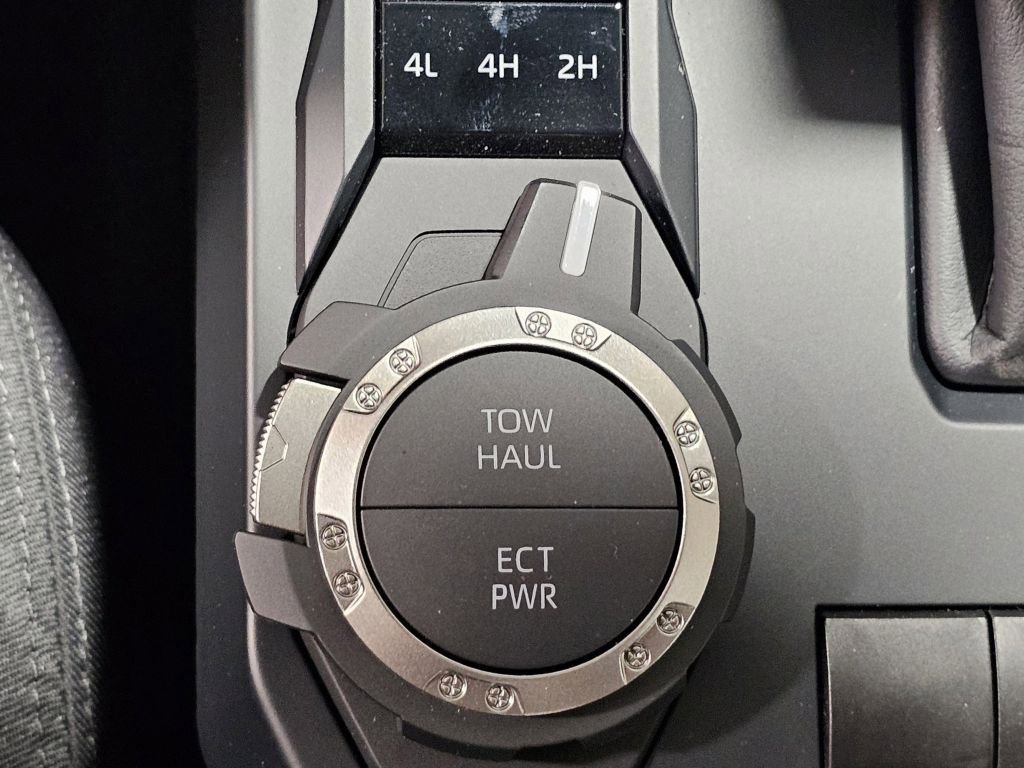 2025 Toyota Tacoma SR5 photo 31