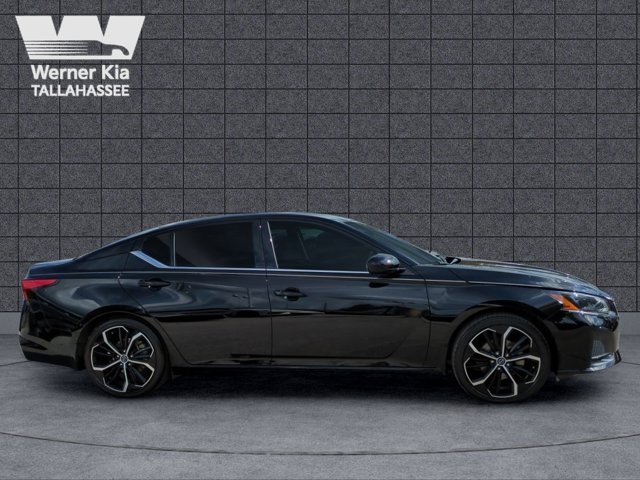 2024 Nissan Altima 2.5 SR photo 2