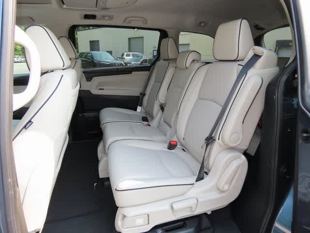 2026 Honda Odyssey Touring photo 13