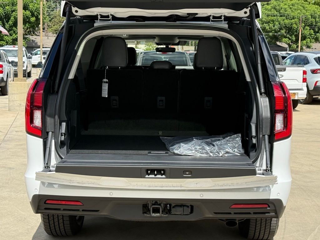 2025 Ford Expedition MAX photo 14