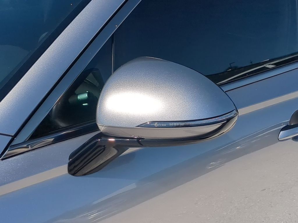 2025 Genesis GV70 3.5T Sport photo 11