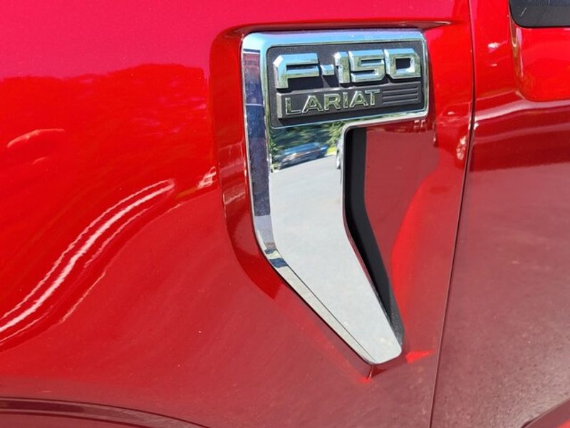 2024 Ford F-150 Lariat photo 16