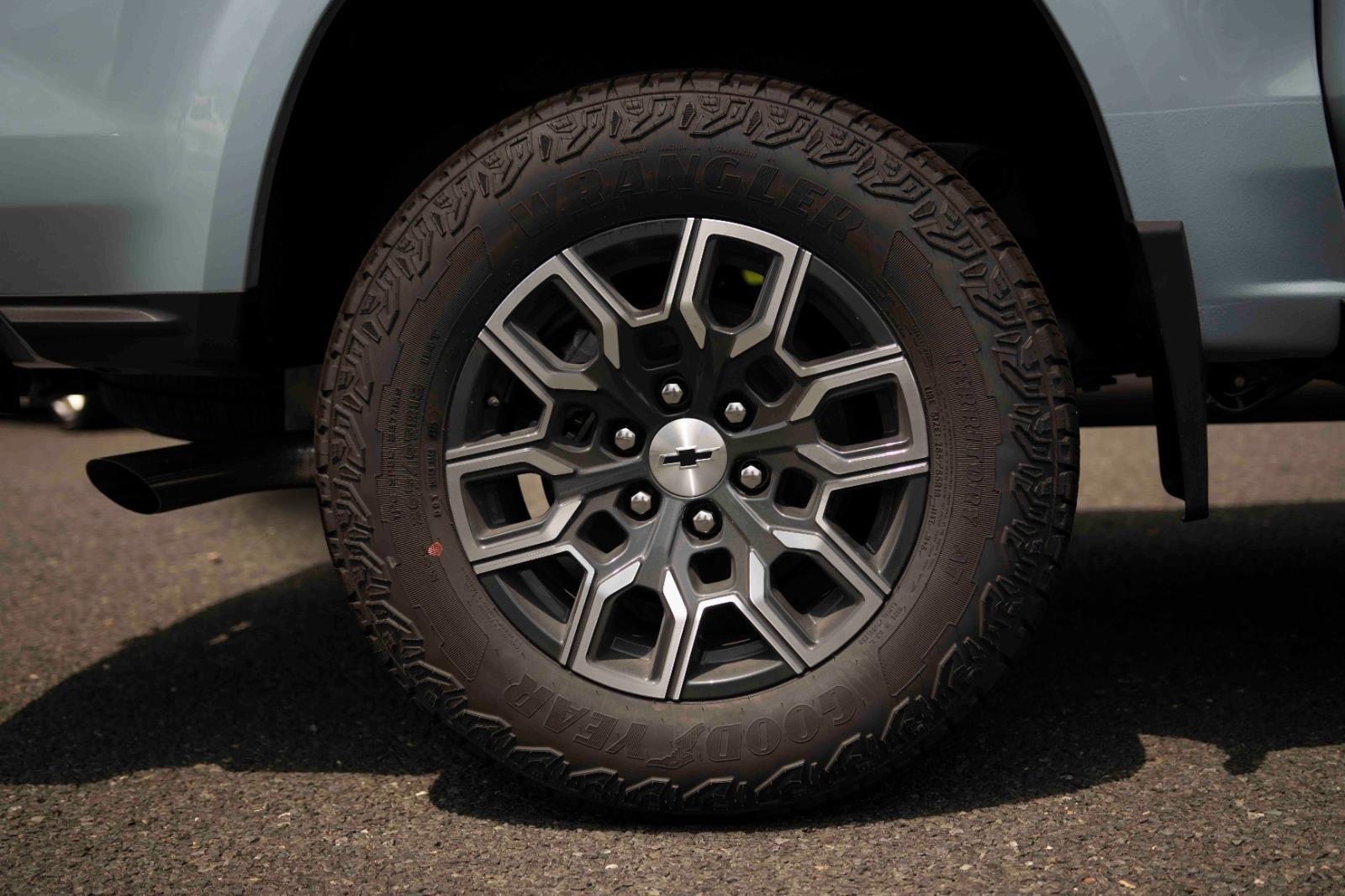 2026 Chevrolet Colorado Z71 photo 9