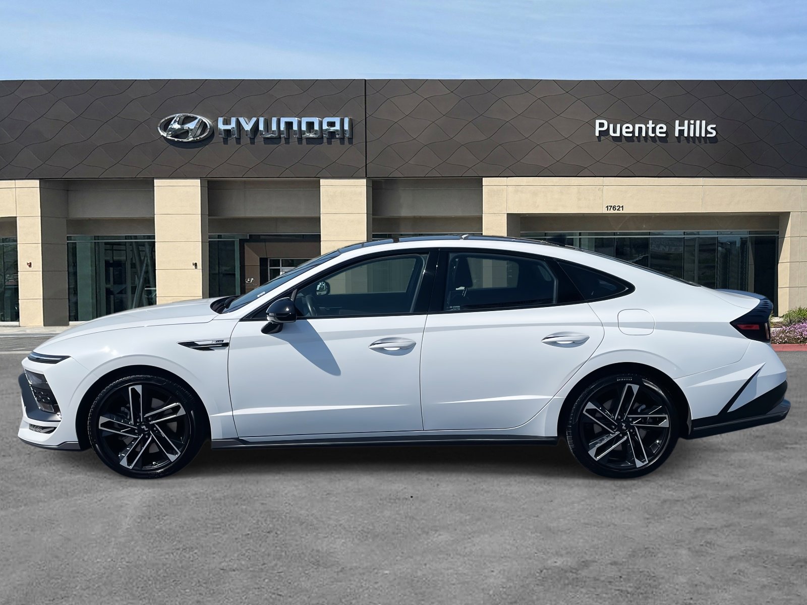 2024 Hyundai Sonata N Line photo 2
