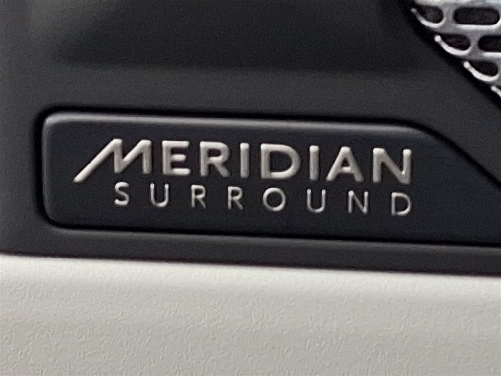 2023 Land Rover Defender 110 SE photo 20