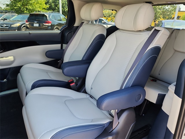 2026 Kia Carnival SX Prestige photo 12