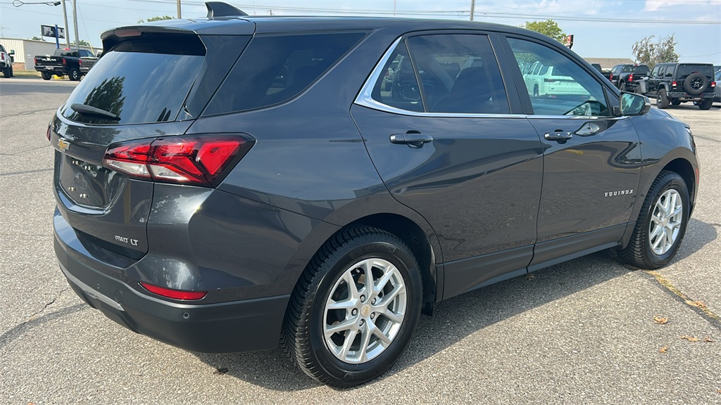2022 Chevrolet Equinox LT photo 3