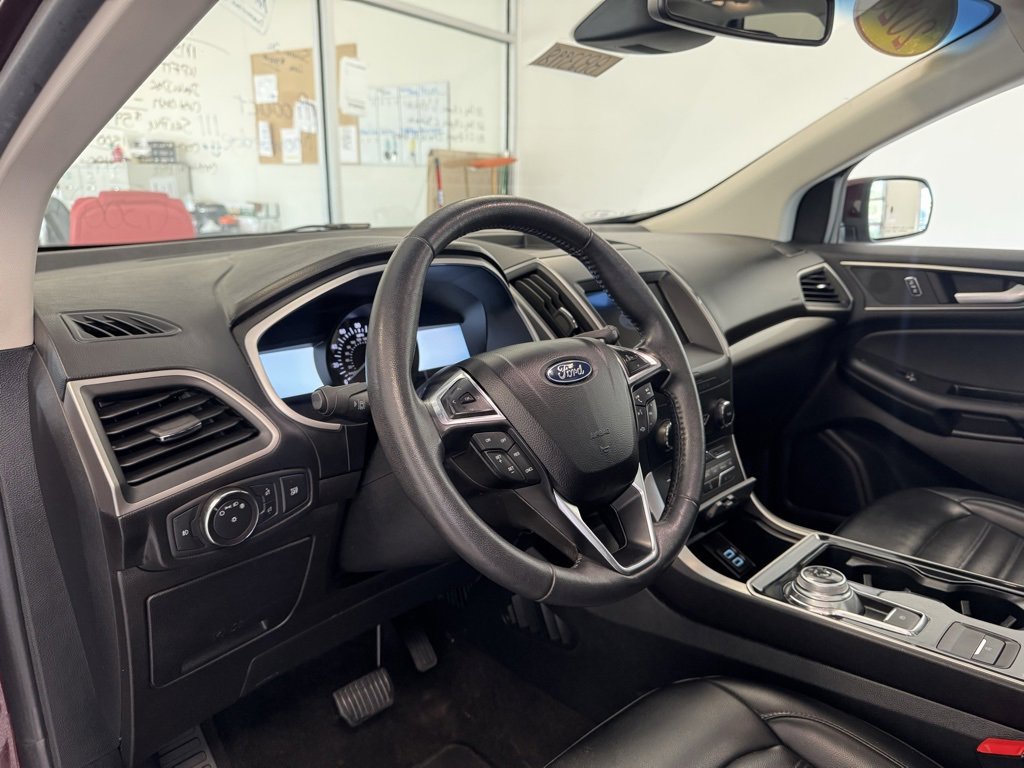 2020 Ford Edge SEL photo 10