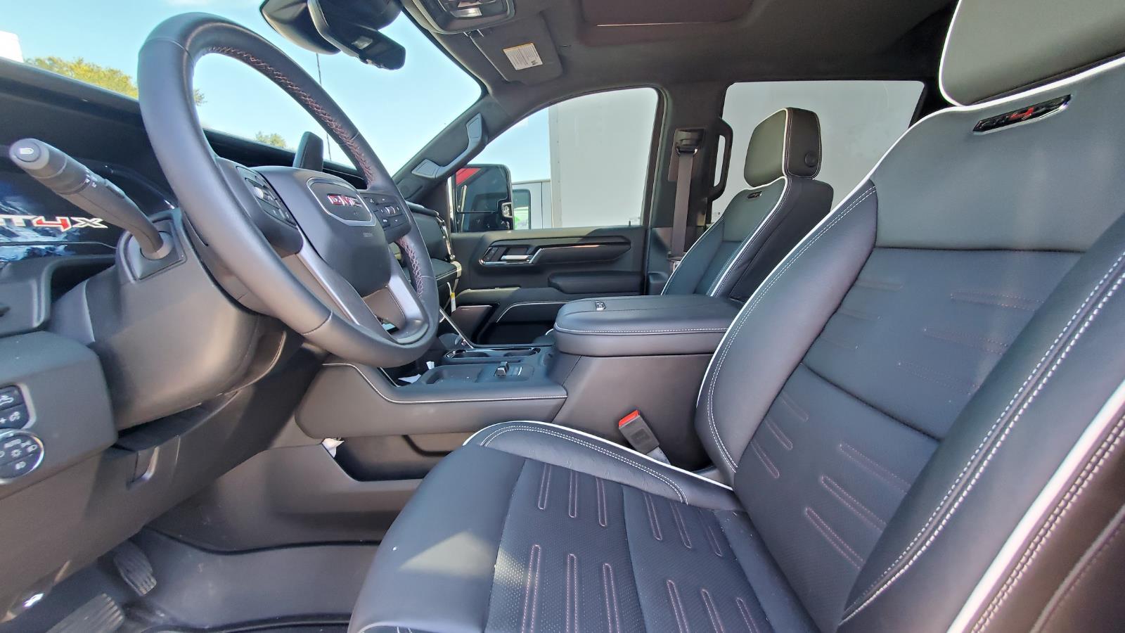 2025 Gmc Sierra 2500 HD AT4X photo 3