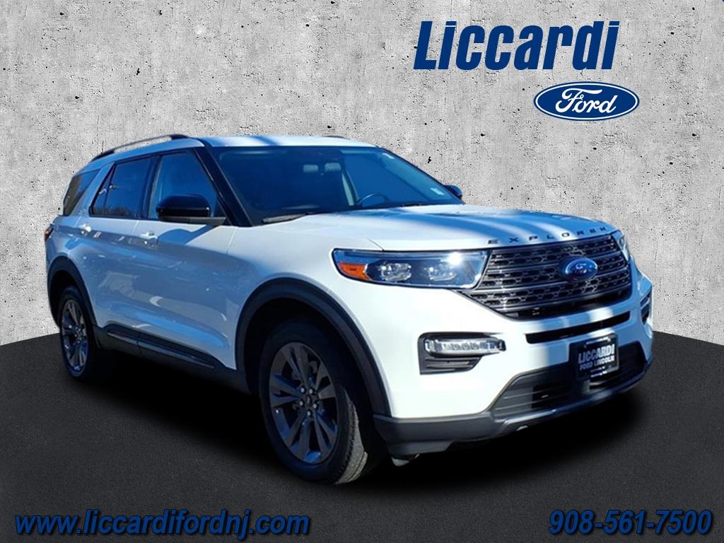 2022 Ford Explorer XLT's photo