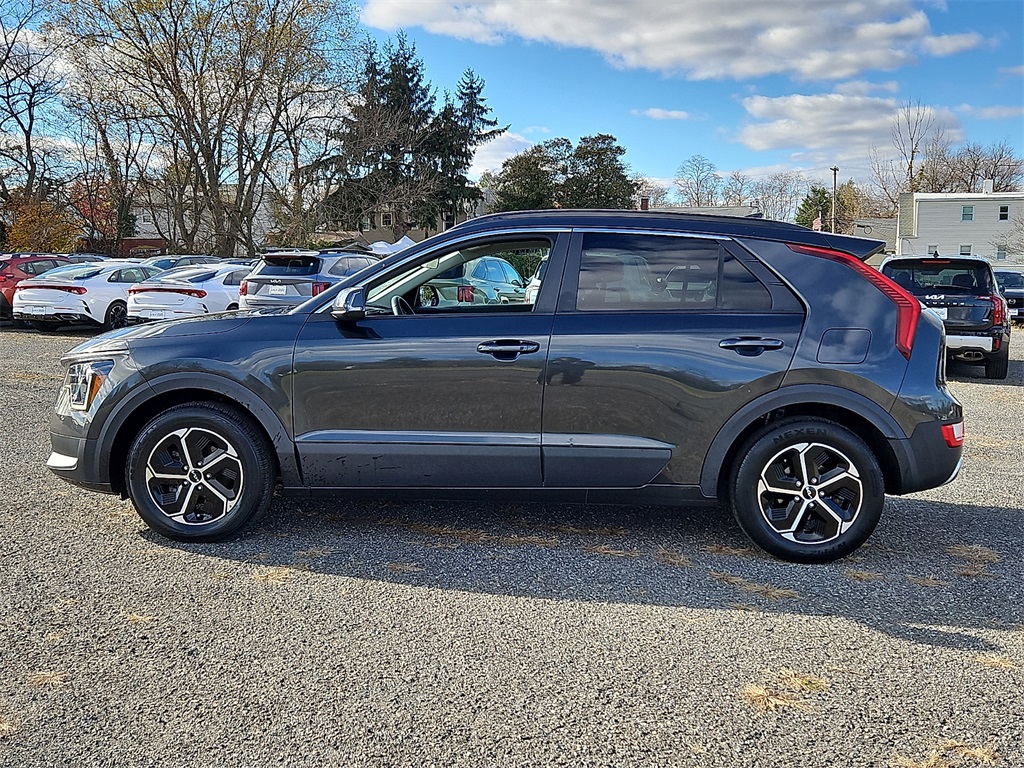 2023 Kia Niro EX photo 3