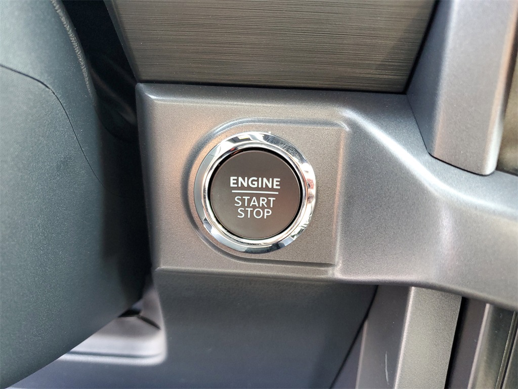 2025 Ford F-150 XLT photo 11