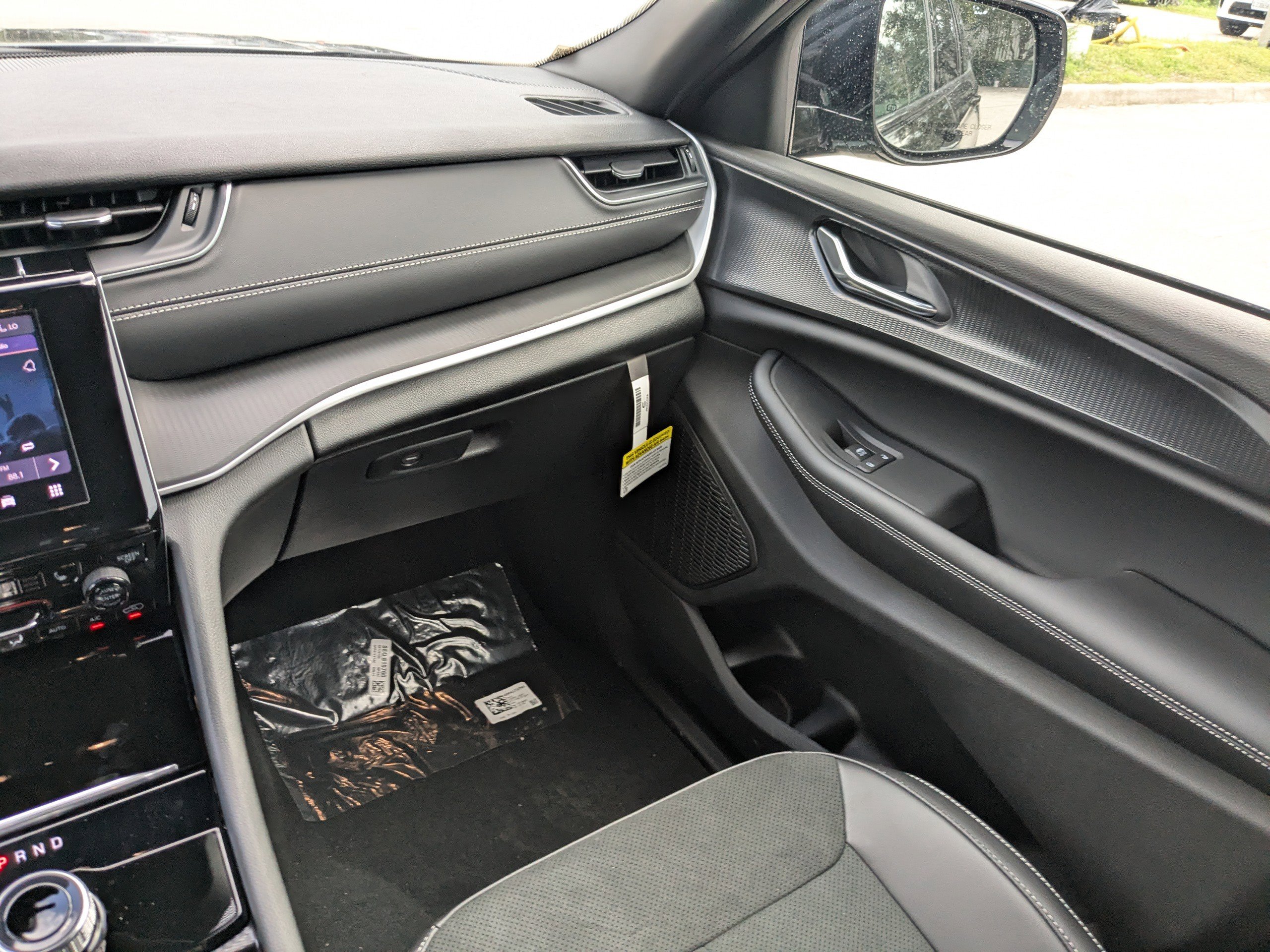 2025 Jeep Grand Cherokee Altitude photo 14