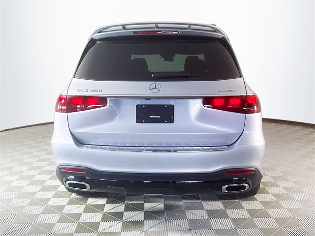 2026 Mercedes Benz GLS 450 4MATIC photo 3