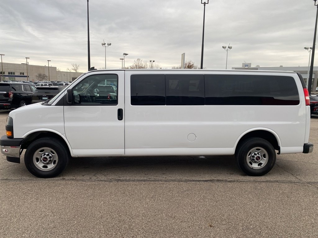 2023 Gmc Savana Passenger 3500 LS photo 2
