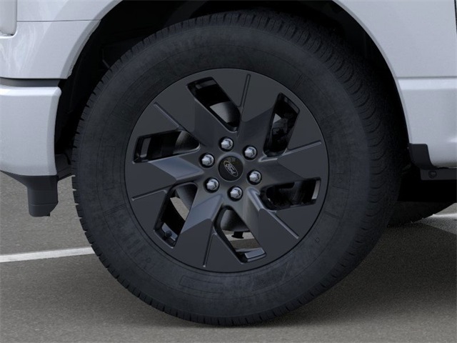 2025 Ford F-150 Lightning photo 19