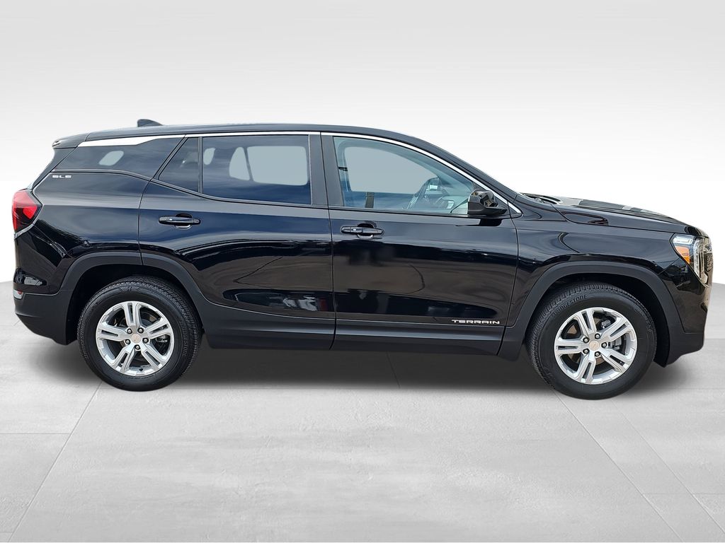 2024 Gmc Terrain SLE photo 2