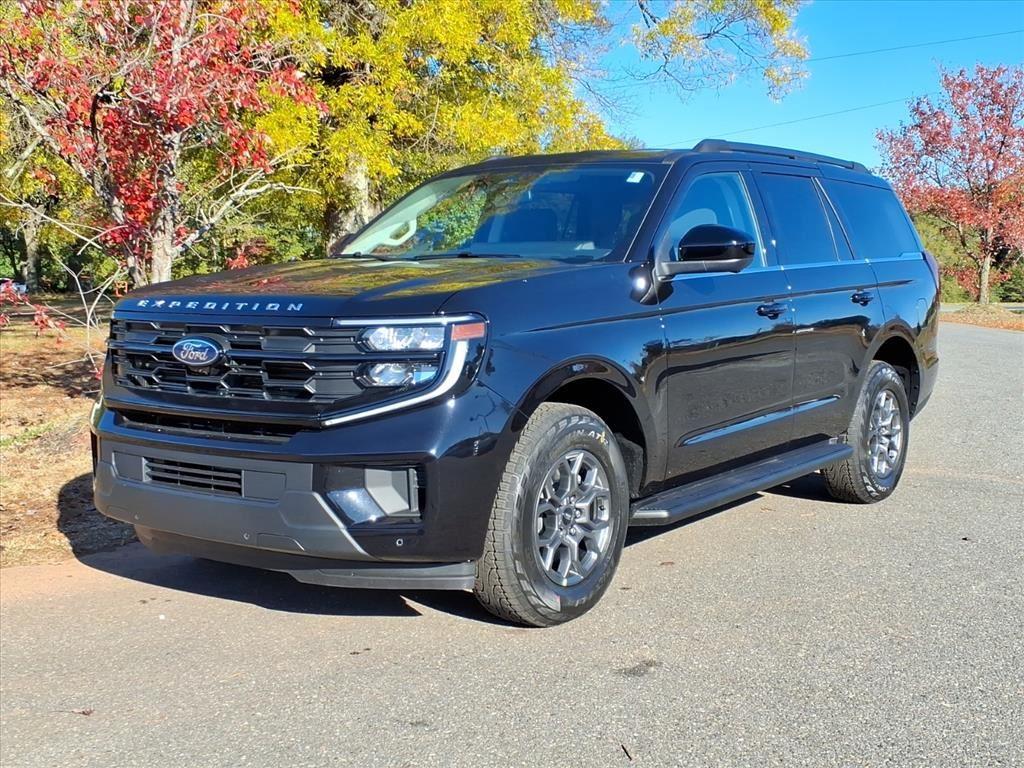 2025 Ford Expedition Active's photo