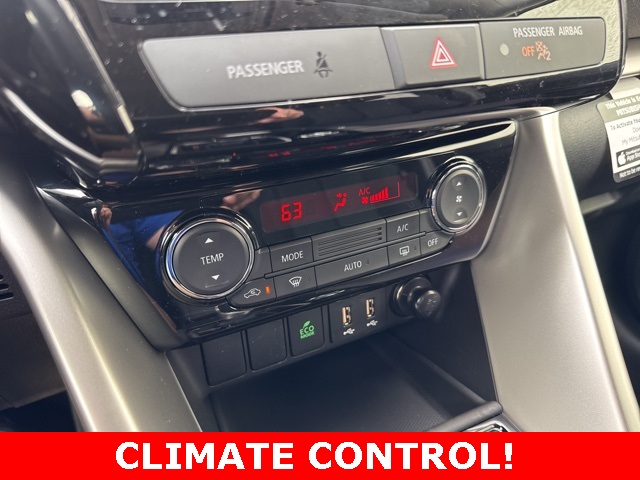2025 Mitsubishi Eclipse Cross LE photo 12