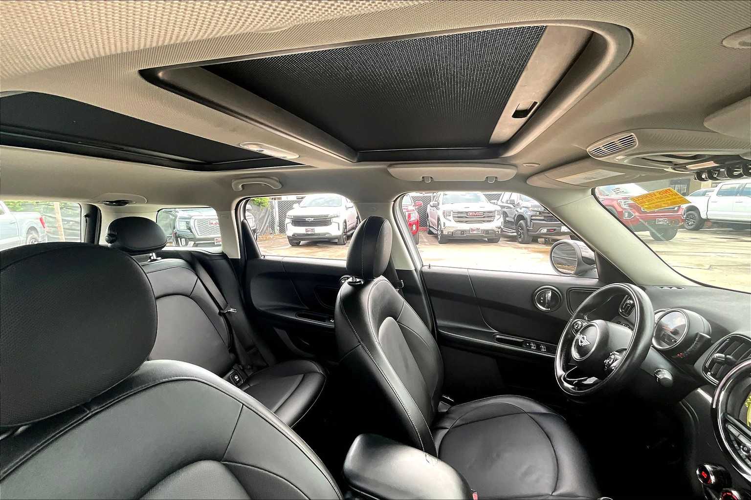 2017 Mini Countryman photo 12