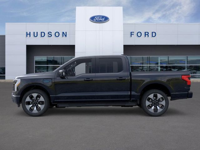 2025 Ford F-150 Lightning Platinum photo 3