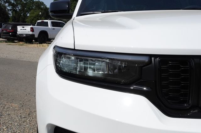 2025 Jeep Grand Cherokee Altitude X photo 3